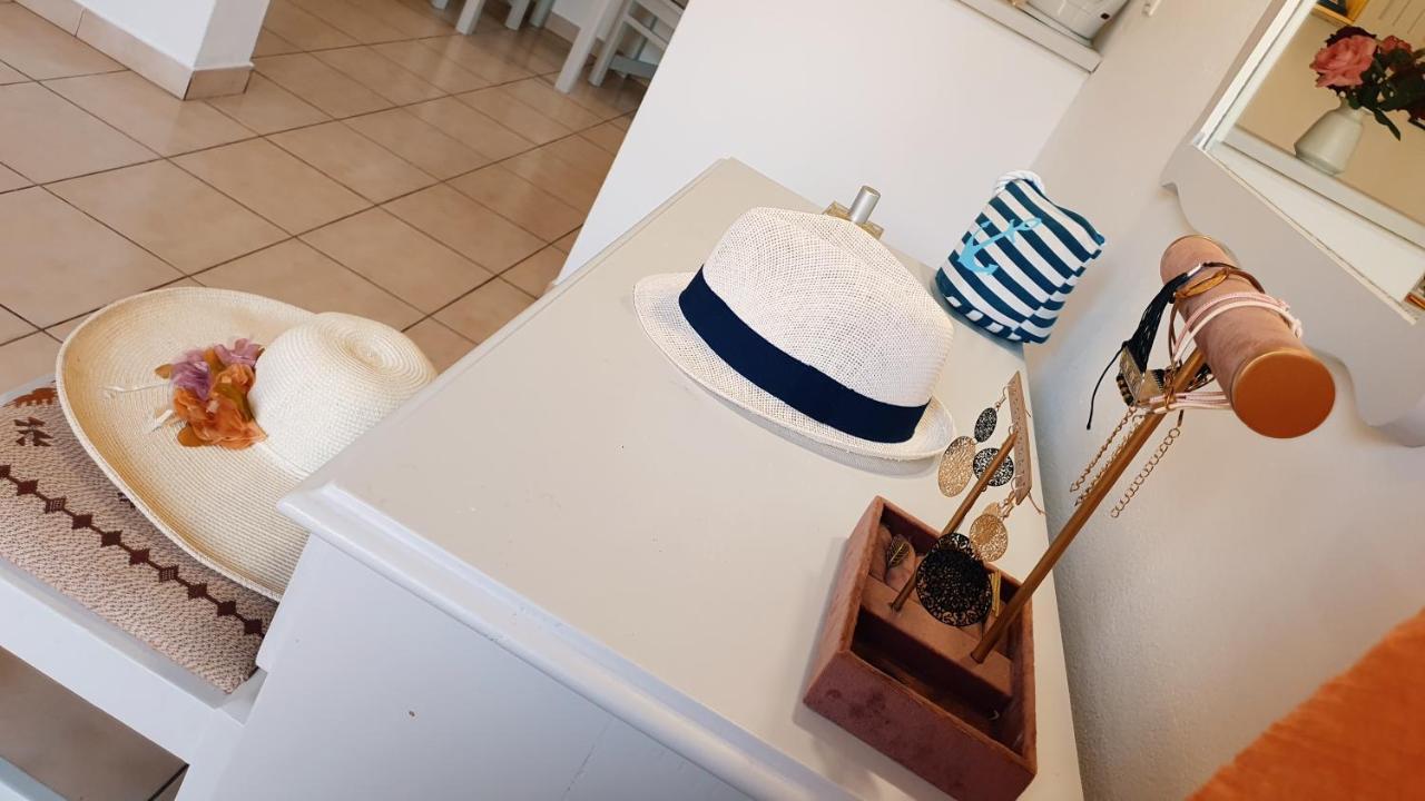 Aphrodite Studios & Apt With Pool Lákka エクステリア 写真