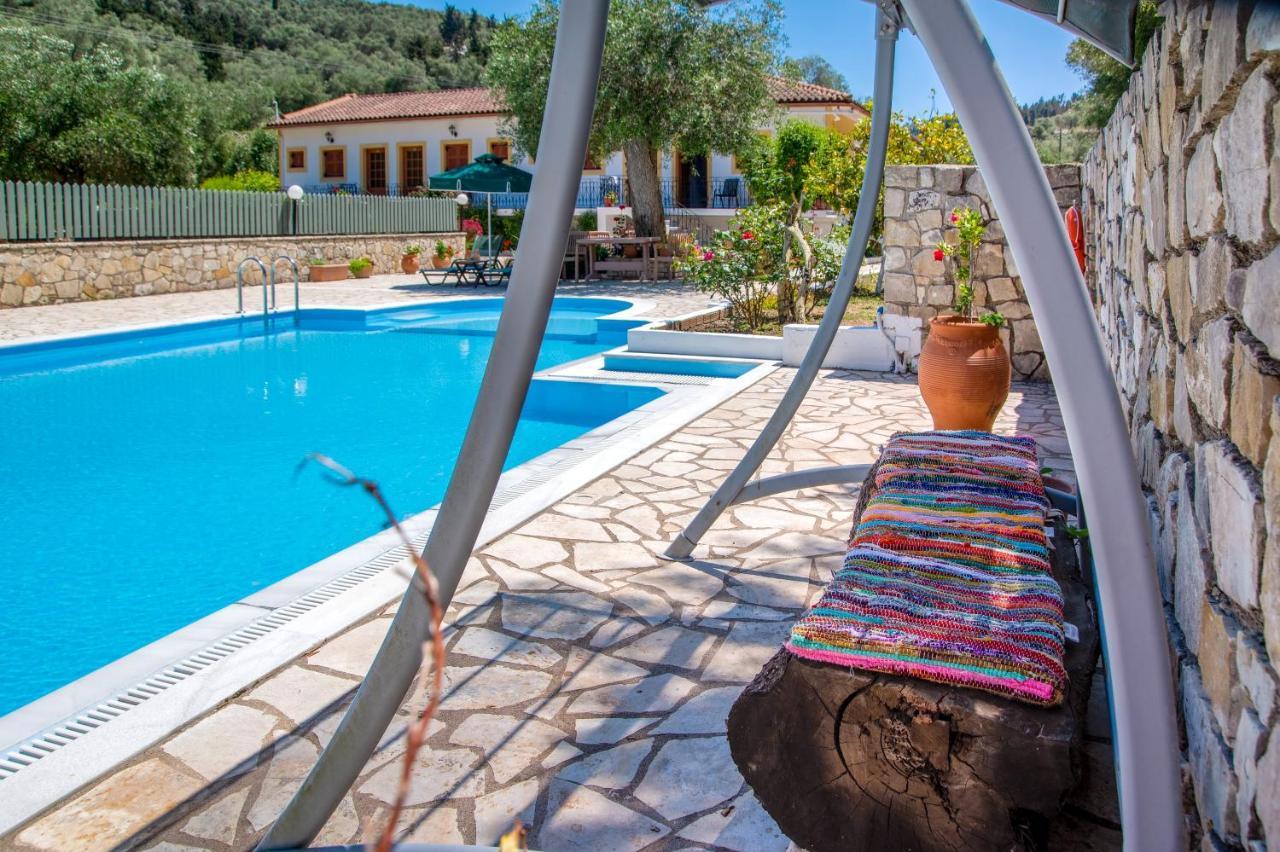Aphrodite Studios & Apt With Pool Lákka エクステリア 写真